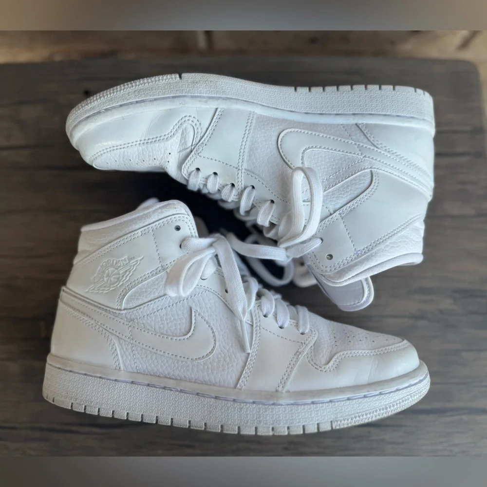 Nike Air Jordan 1-Mid White Leather High-Top Sneakers size 7.5